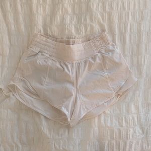 lululemon hotty hot shorts high rise 2.5 inch